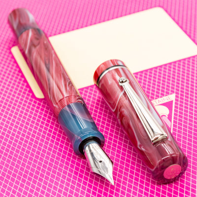 Delta Spaccanapoli Fountain Pen - Ruffo Pink Swirl sleek