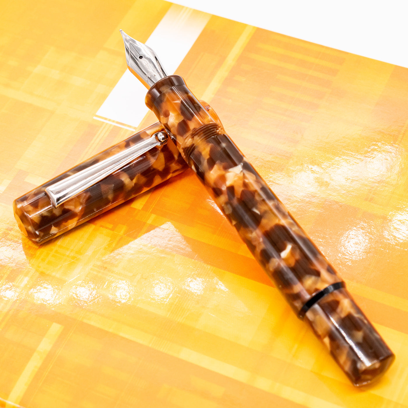 Delta Spaccanapoli Fountain Pen - Serracassano Brown speckled