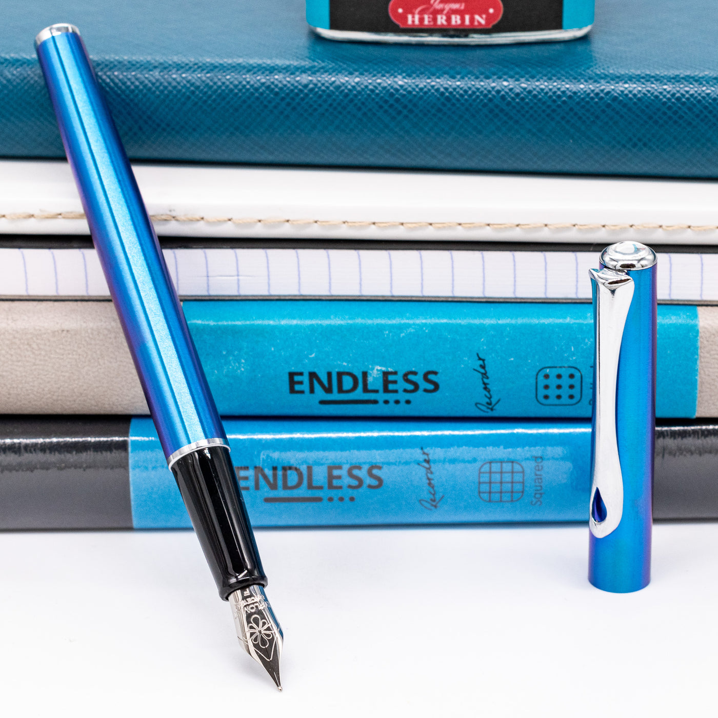 Diplomat Traveller Funky Fountain Pen - Blue