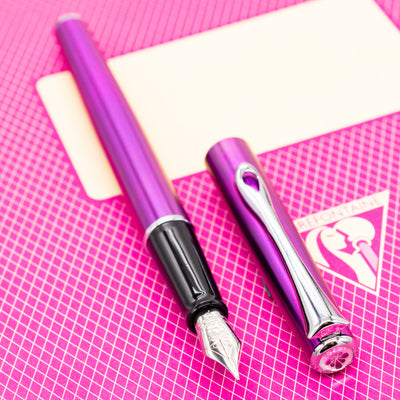 Diplomat Traveller Funky Fountain Pen - Fuchsia chrome trim