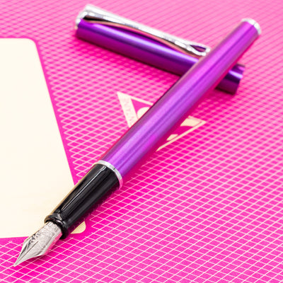 Diplomat Traveller Funky Fountain Pen - Fuchsia uncapped