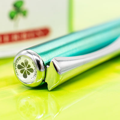 Diplomat Traveller Funky Fountain Pen - Green logo