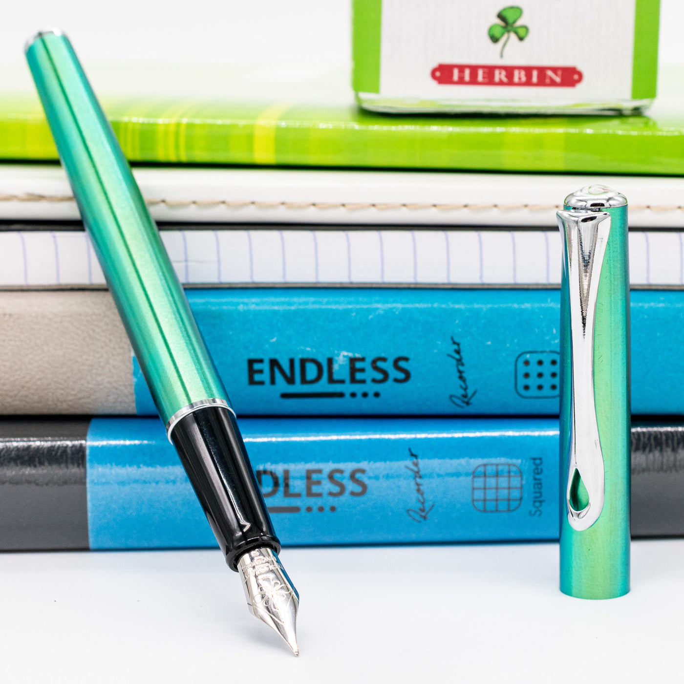 Diplomat Traveller Funky Fountain Pen - Green