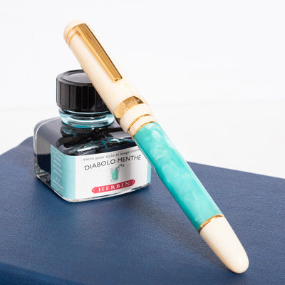 Laban 325 Fountain Pen - Aqua Lagoon capped