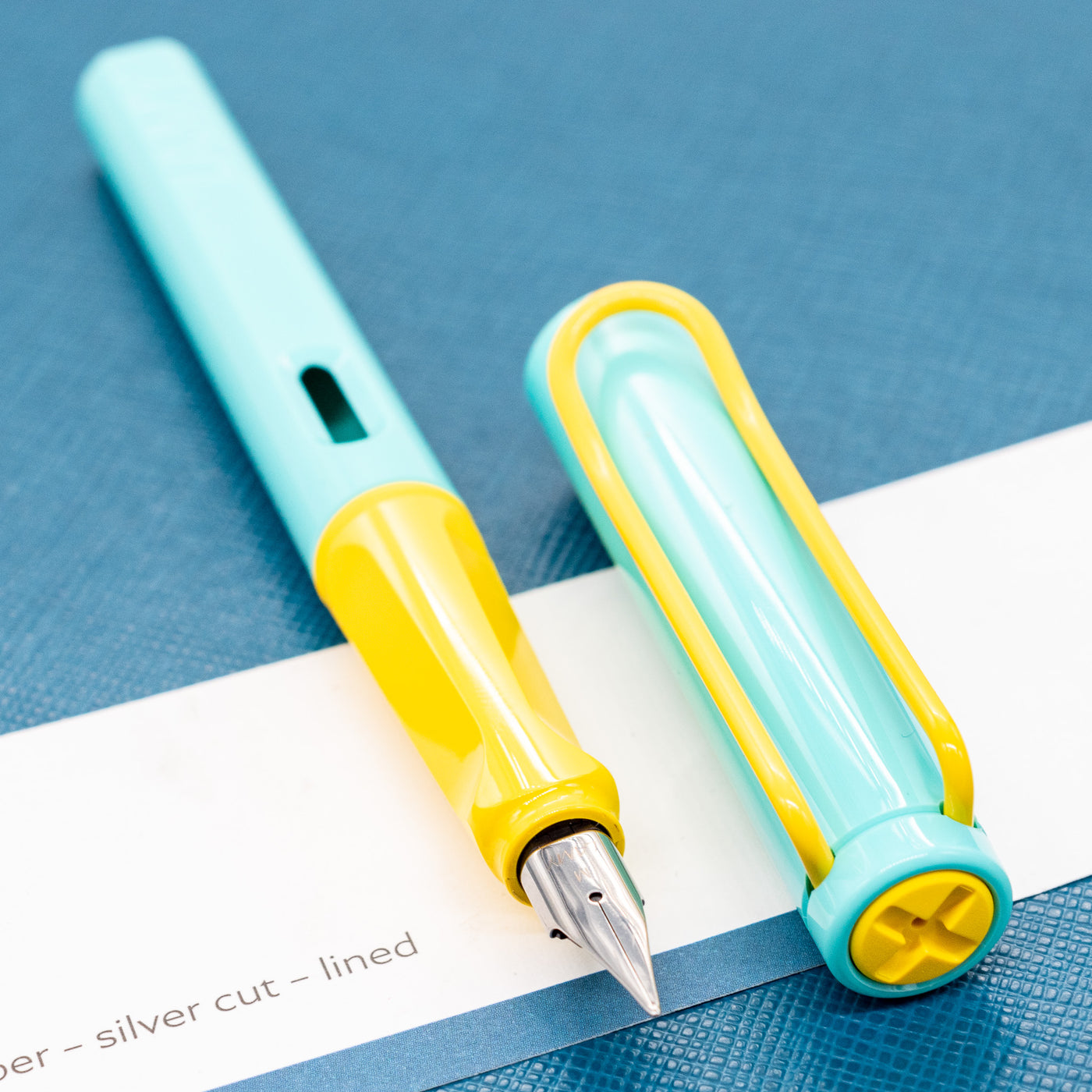 LAMY Safari Fountain Pen - Pina Colada Special Edition uncapped