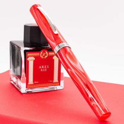 Leonardo Messenger Red Fountain Pen capped