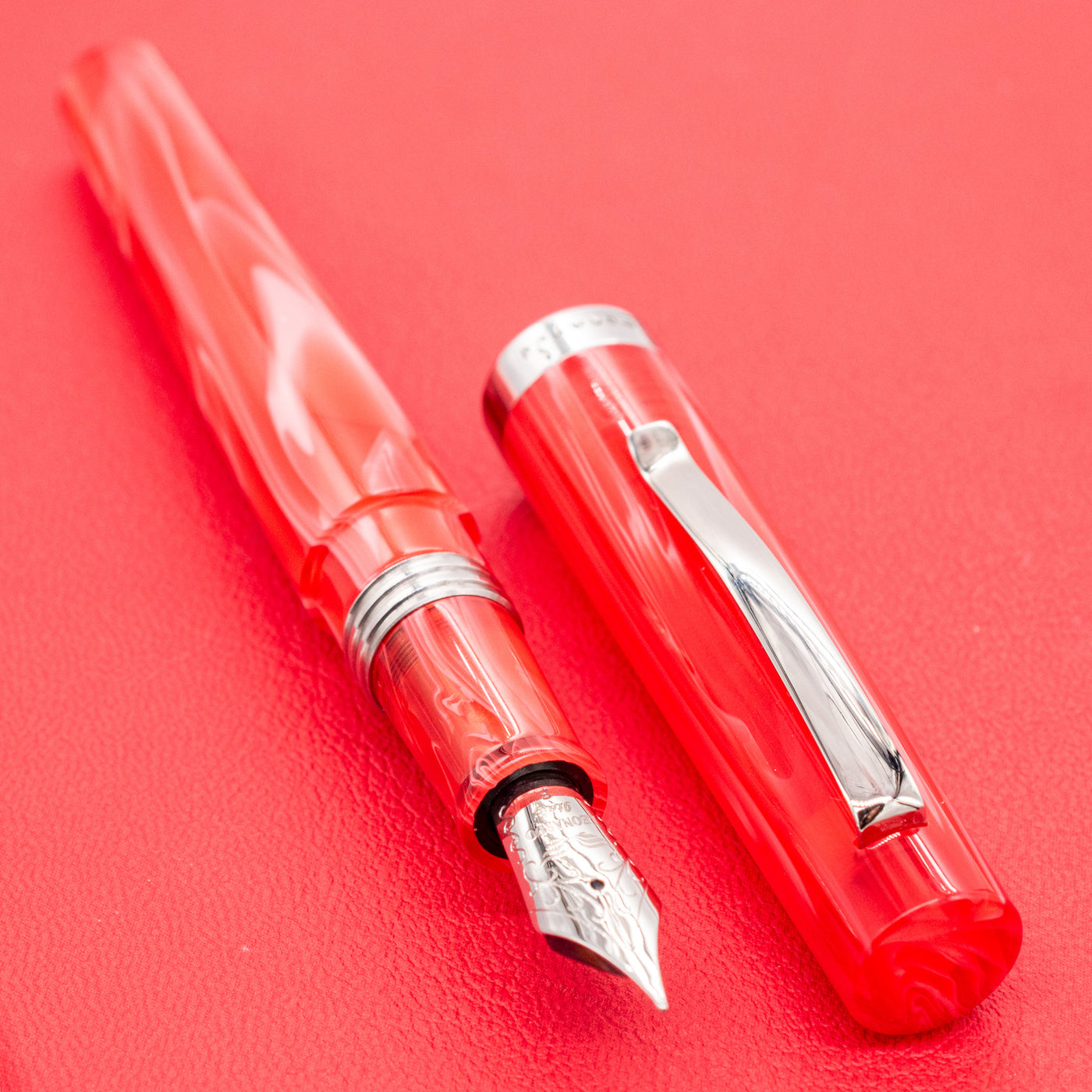 Leonardo Messenger Red Fountain Pen semi-transparent resin body