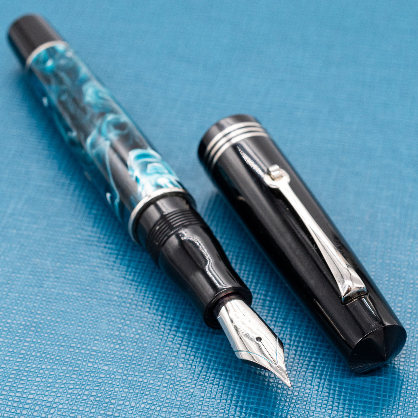 Leonardo Momento Zero Arctic Blast Fountain Pen blue black