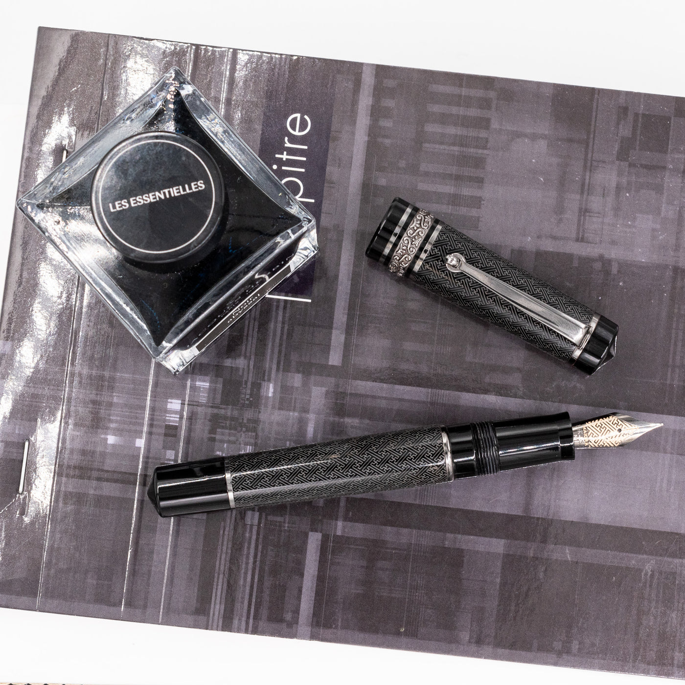 Maiora Dedalo Limited Edition Fountain Pen black grey