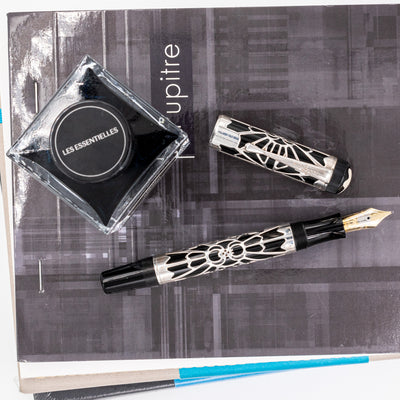 Montblanc Patron of Art 1993 Octavian 4810 Fountain Pen black resin with white gold metal plating