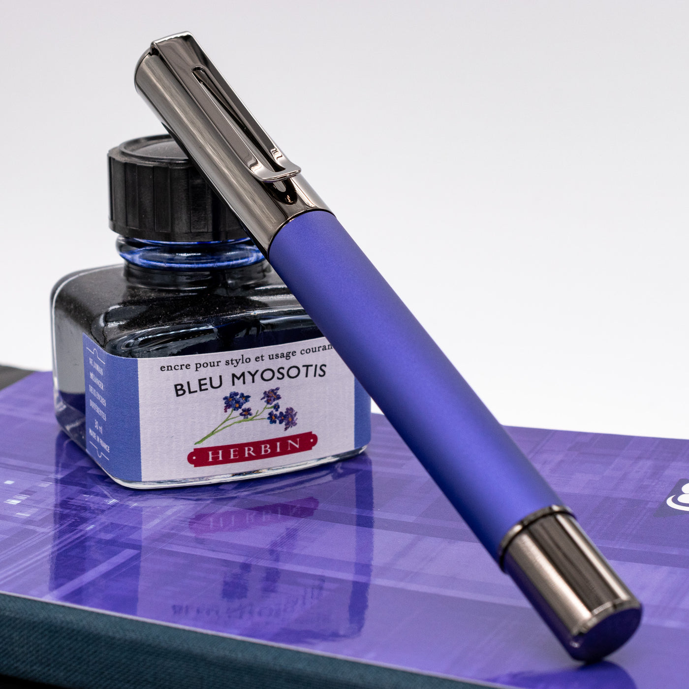 Monteverde Ritma Fountain Pen - Midnight Orchid capped