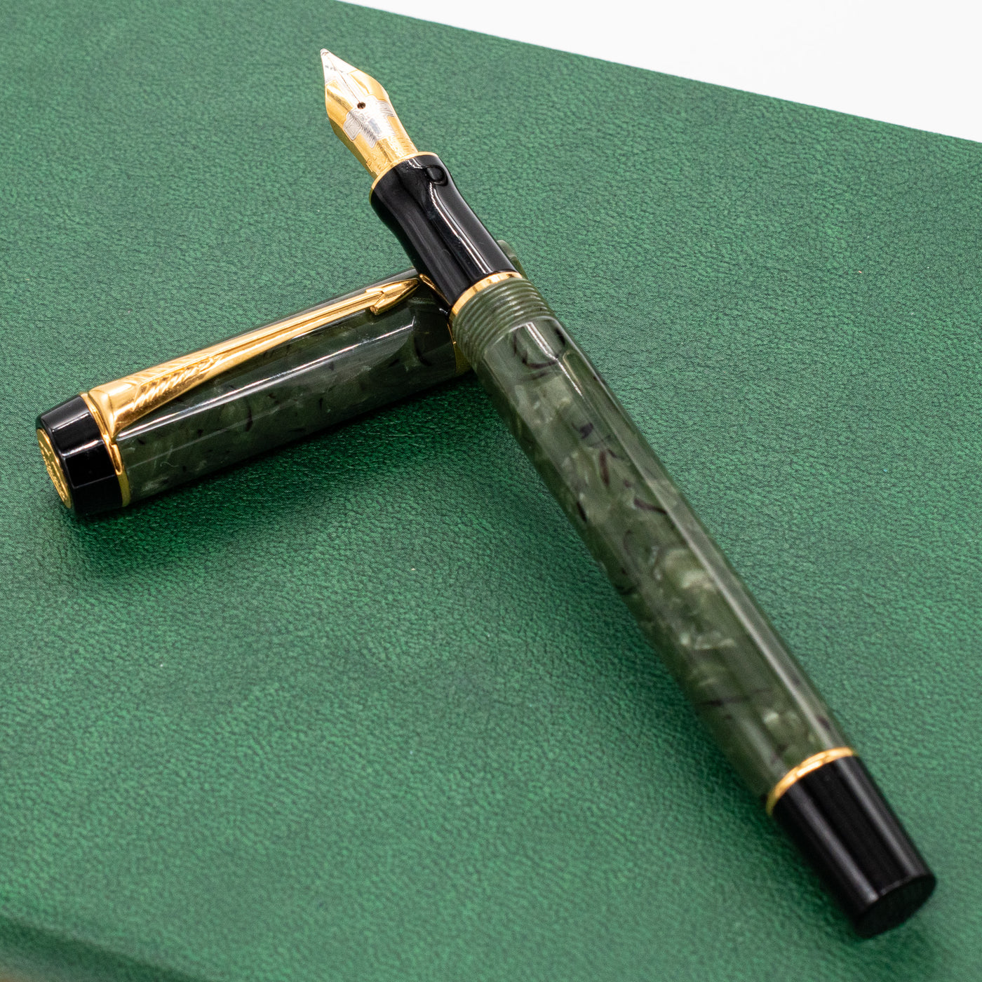 Parker Duofold International Jade Green Fountain Pen black resin