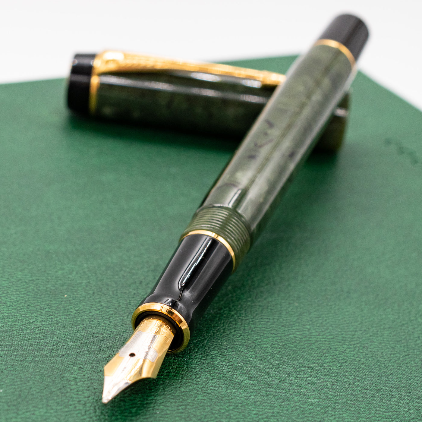 Parker Duofold International Jade Green Fountain Pen gold nib