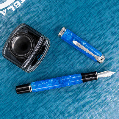 Pelikan Souveran M805 Vibrant Blue Fountain Pen piston filled