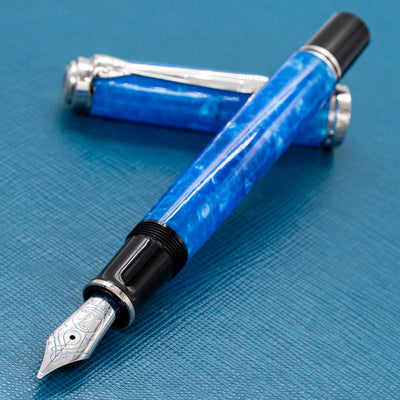 Pelikan Souveran M805 Vibrant Blue Fountain Pen uncapped