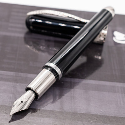 Pineider Avatar Mini Fountain Pen - Black resin