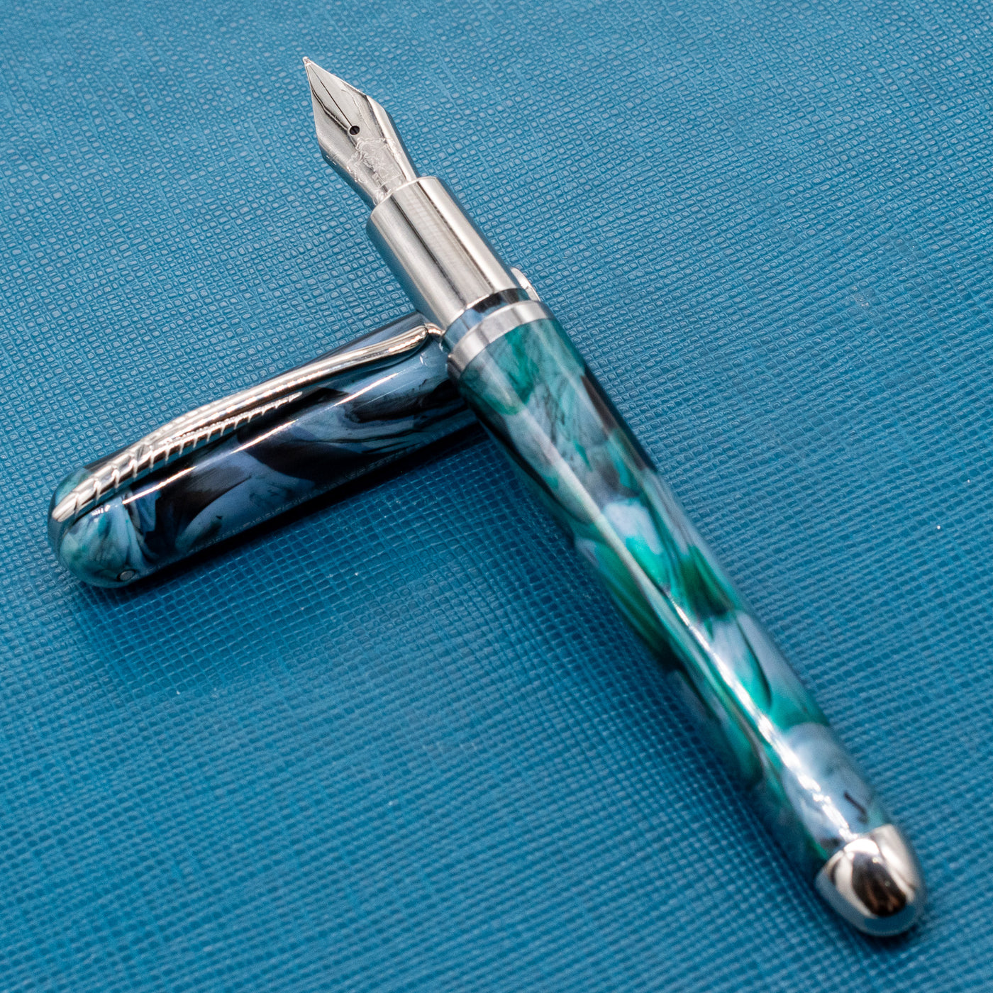 Pineider Avatar Mini Fountain Pen - Imperial Green chrome trim