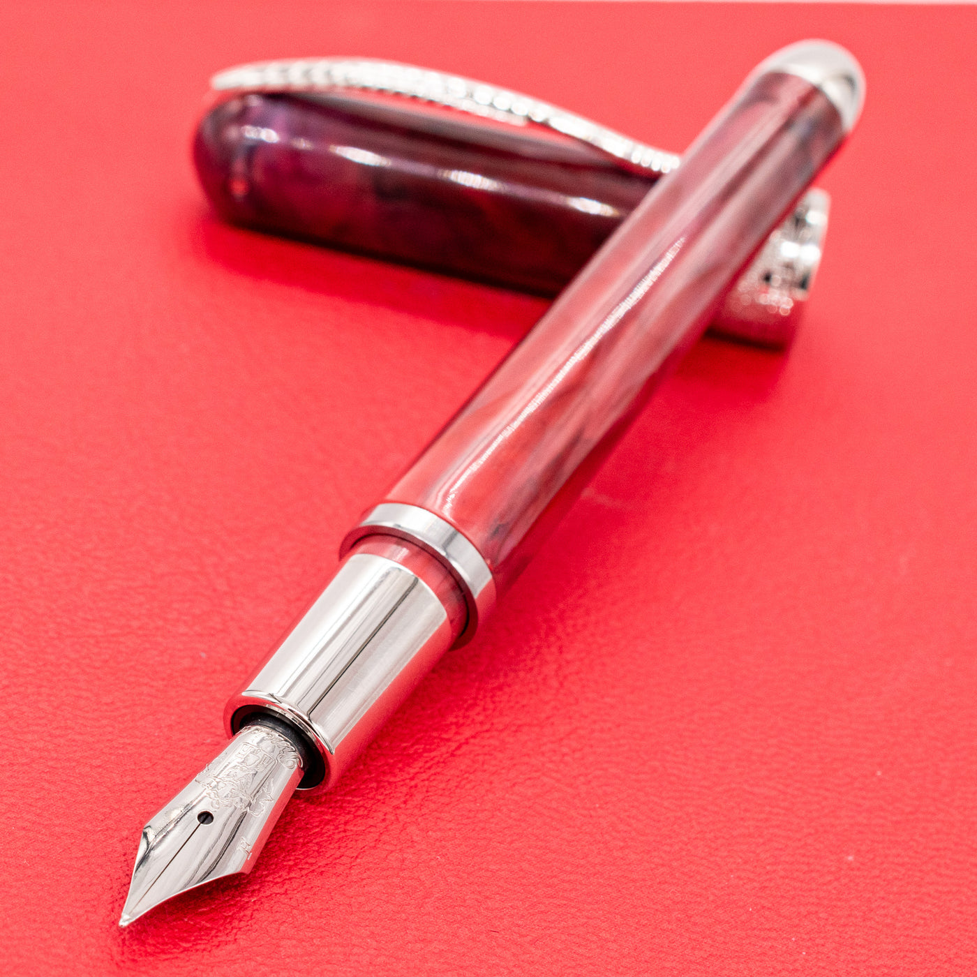 Pineider Avatar Mini Fountain Pen - Red Onyx resin