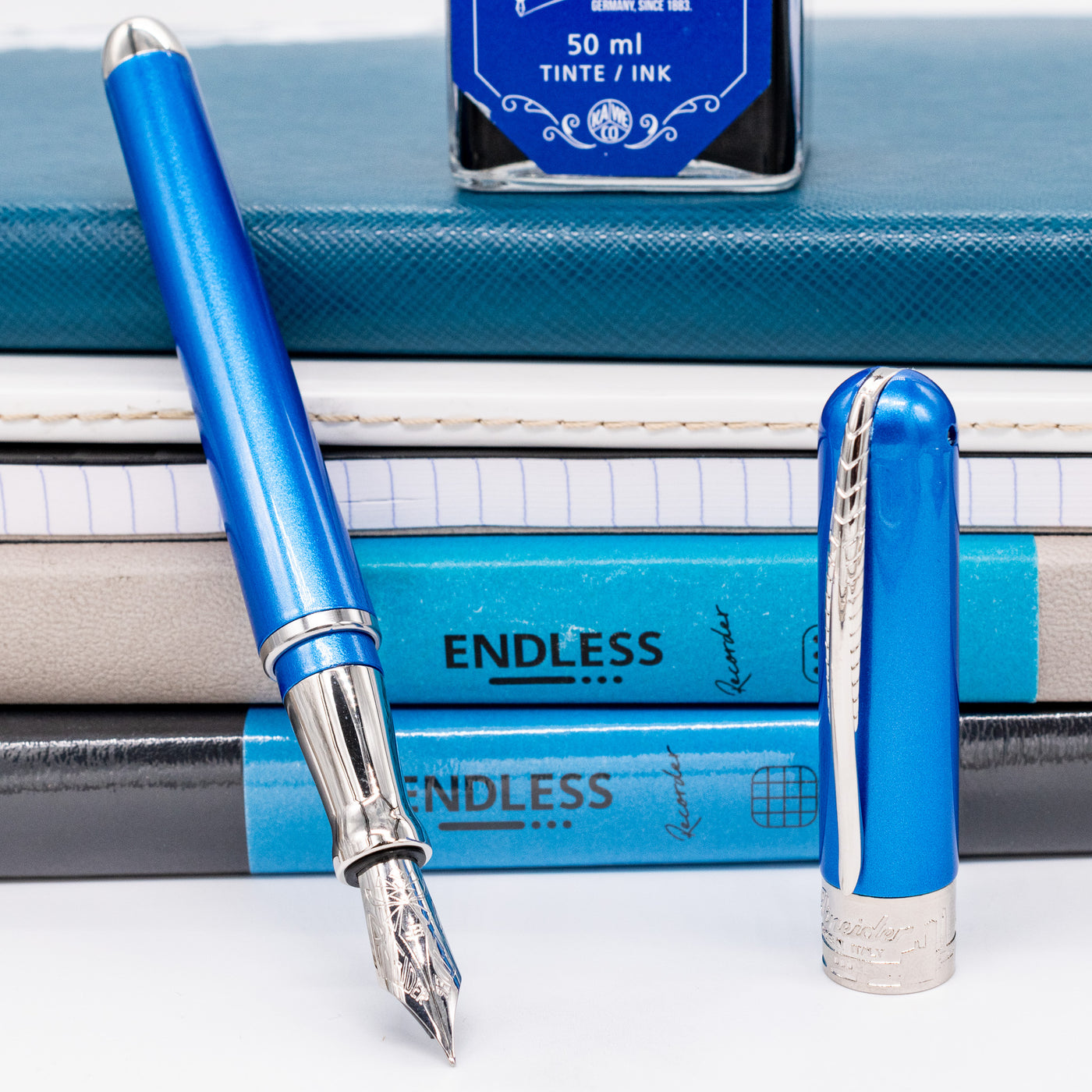 Pineider Avatar Shiny Fountain Pen - Blue