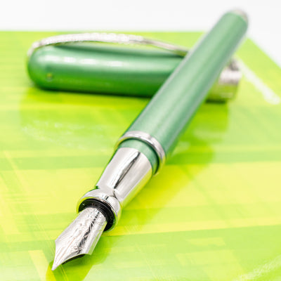 Pineider Avatar Shiny Fountain Pen - Mint uncapped