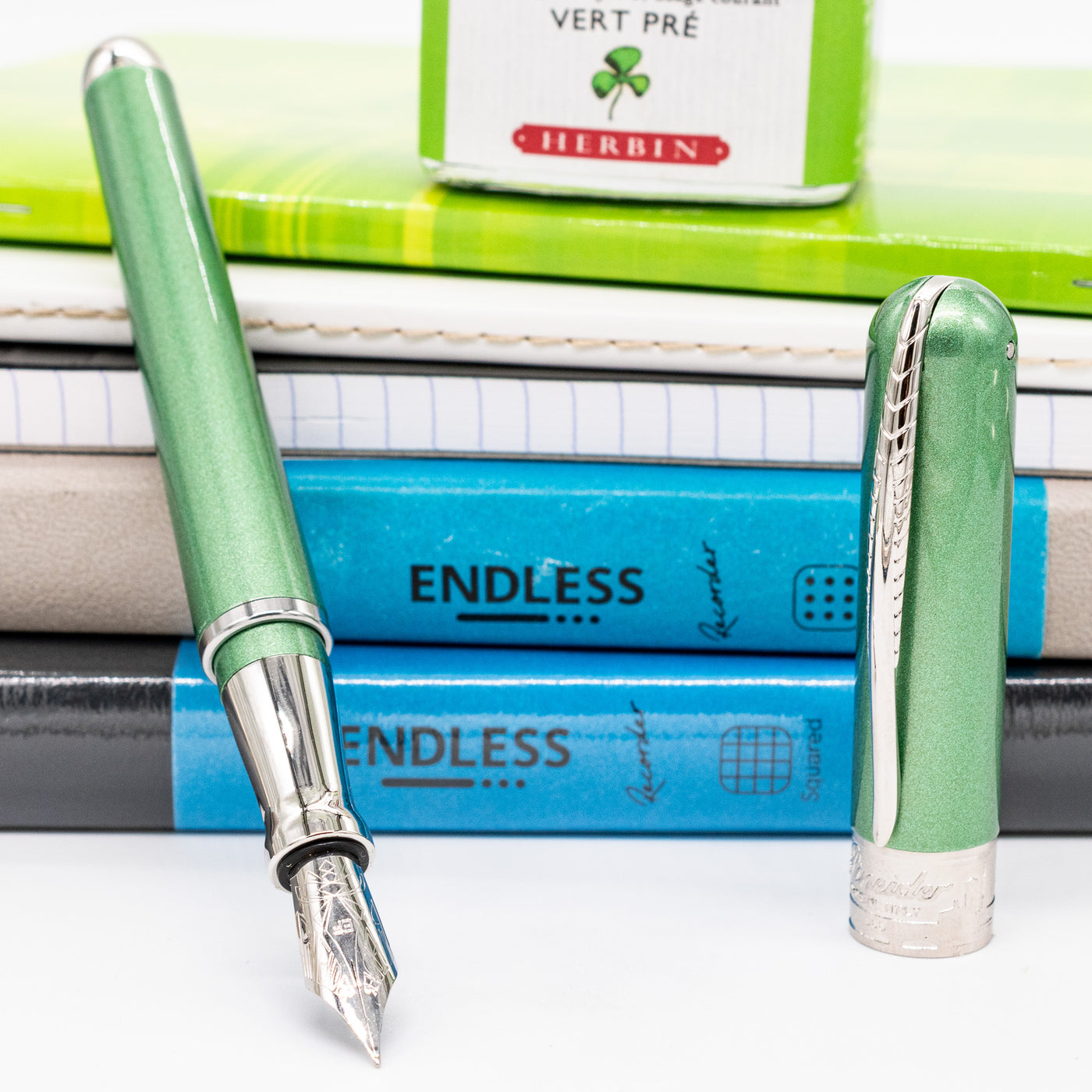 Pineider Avatar Shiny Fountain Pen - Mint