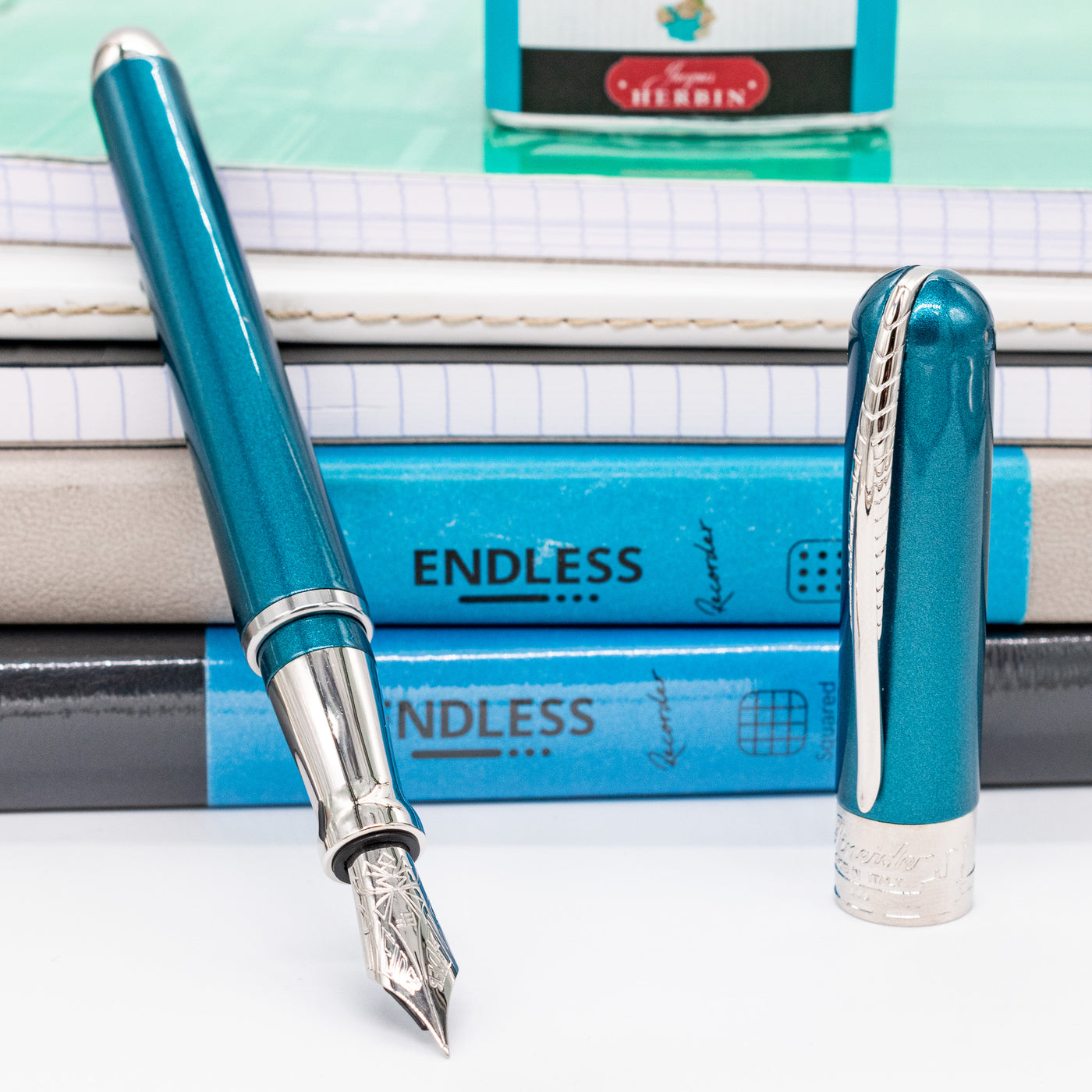 Pineider Avatar Shiny Fountain Pen - Peacock