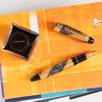 Sailor 1911 King of Pens Maki-e Sakura Nagare Fountain Pen gold maki-e