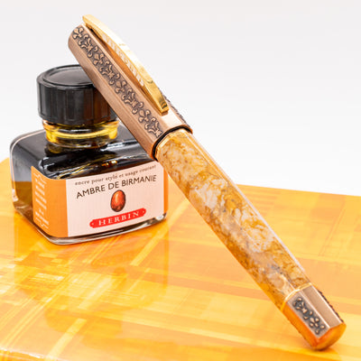 Visconti Il Magnifico Egyptian Marble Fountain Pen capped