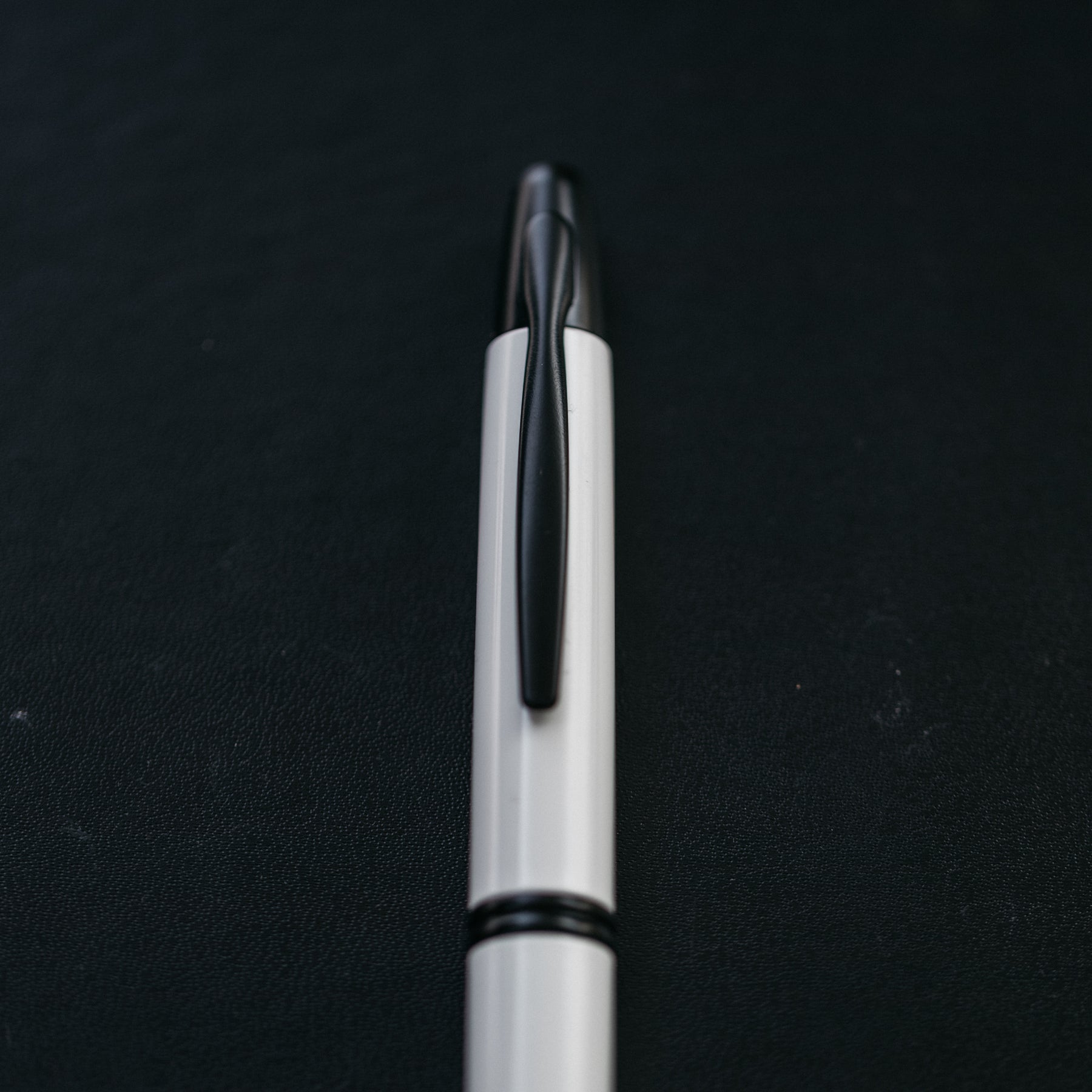 Pilot Vanishing Point Fountain Pen - White/Black - Fine