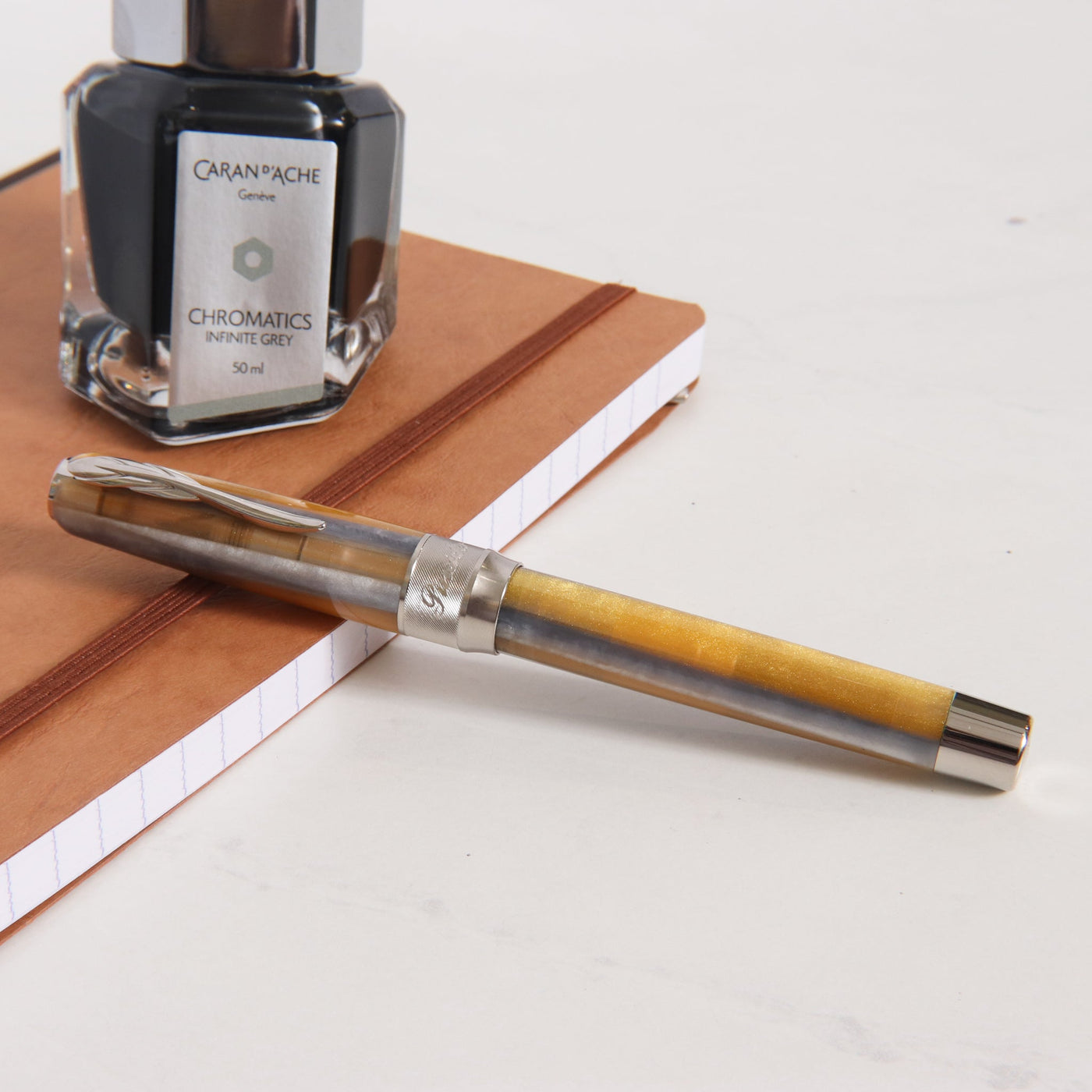 Pineider Arco Bysantium Gold Stone Fountain Pen Capped