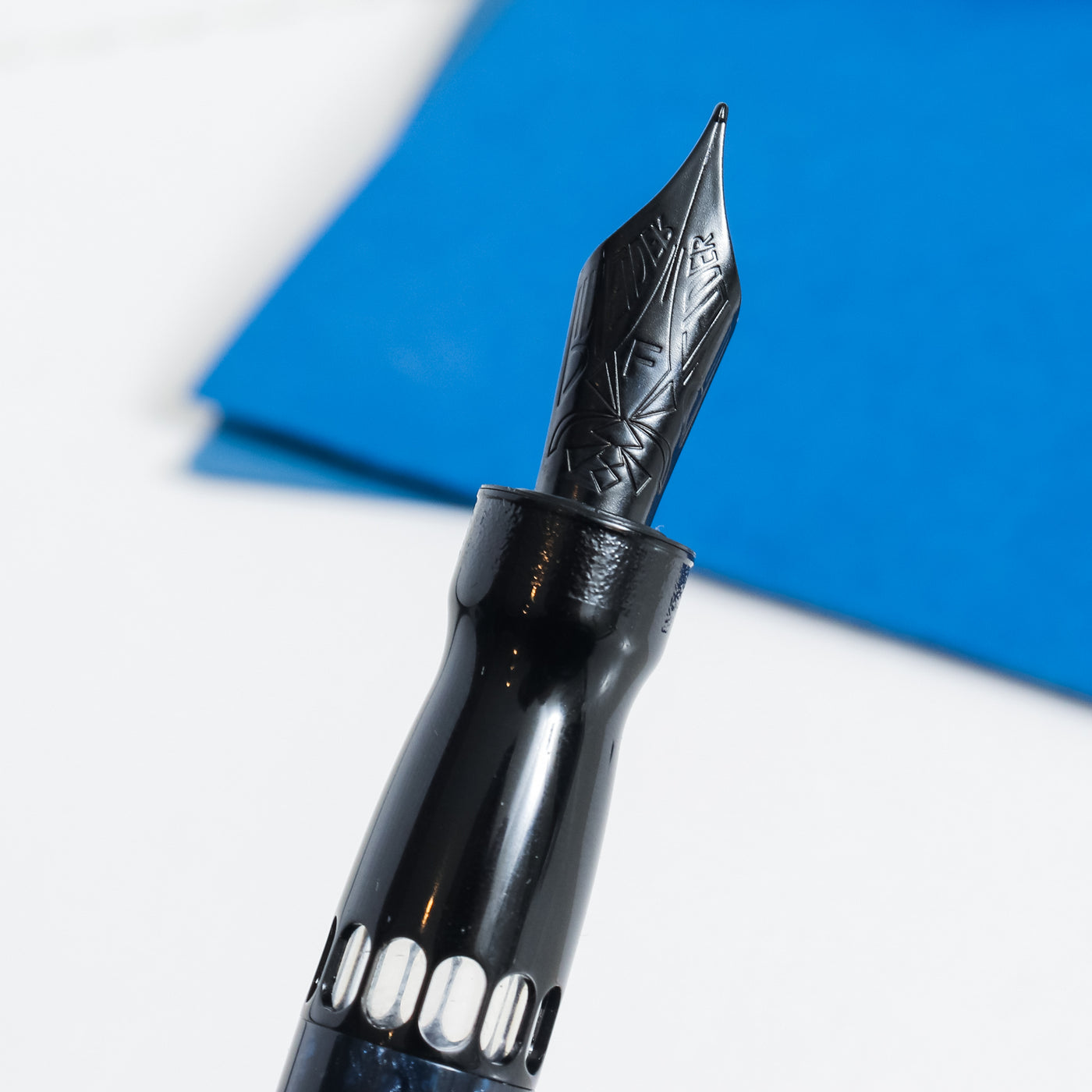 Pineider La Grande Bellezza Rocco Blue Fountain Pen